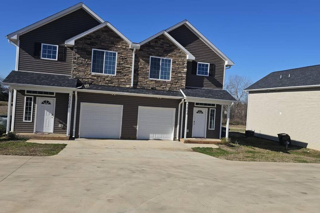 Gorgeous 3 Bedroom Home With Cable Tv In All Rooms & Free Wi-Fi Concord Exterior foto