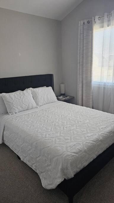 Gorgeous 3 Bedroom Home With Cable Tv In All Rooms & Free Wi-Fi Concord Exterior foto